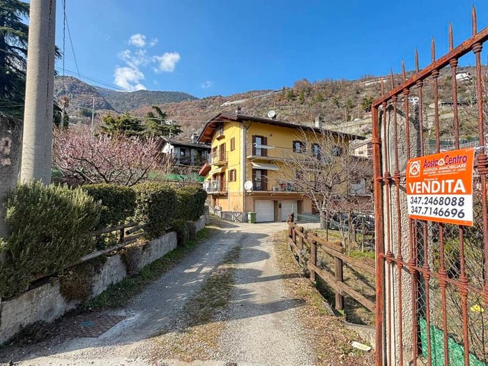 Appartamento trilocale in vendita in Regione Chabloz, Centro, Aosta