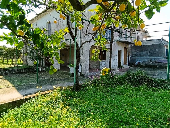 Casa con 6 locali in vendita in Via Appia, Centro, Minturno