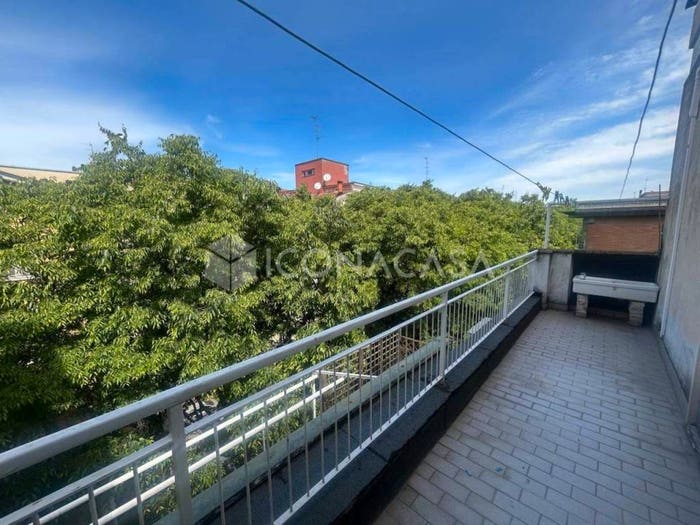 Appartamento quadrilocale in vendita in Viale Ciro Menotti, Viali, Modena