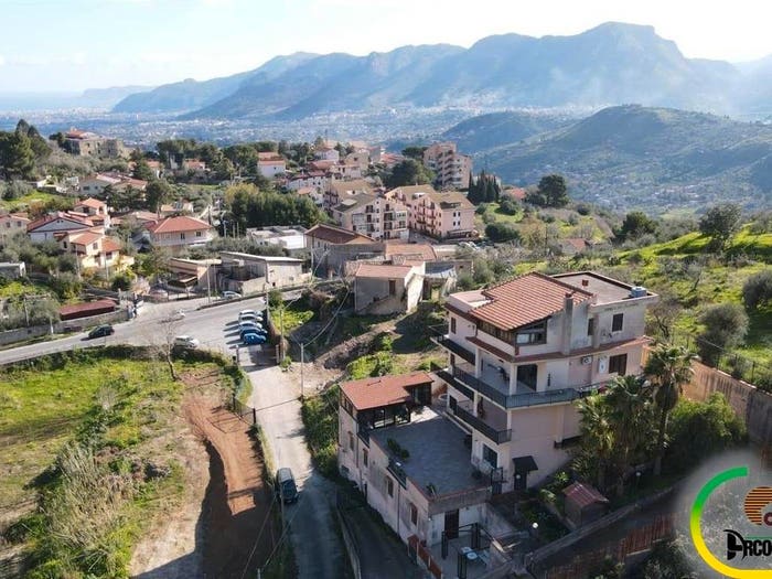 Appartamento con 5 locali in vendita in Strada statale, Santa Rosalia, Monreale