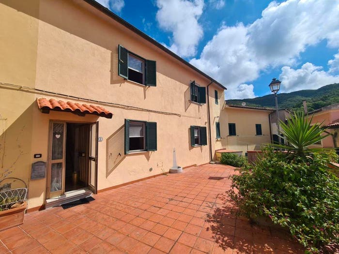 Casa con 6 locali in vendita in Via Roma, Castellina Marittima