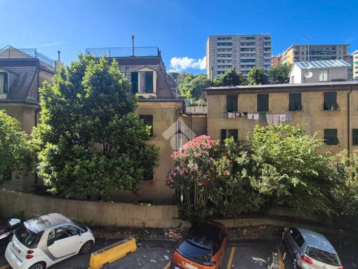 Appartamento quadrilocale in vendita in Via Francesco Pastonchi, Marassi, Genova