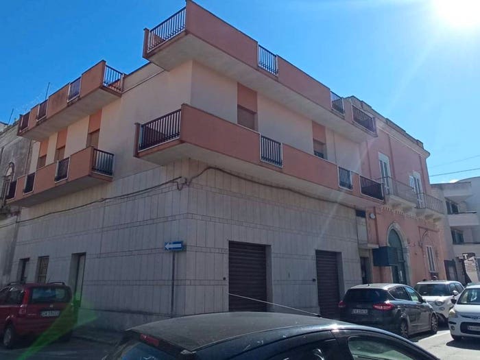 Appartamento con 6 locali in vendita in Via Settembre, Centro, Galatone