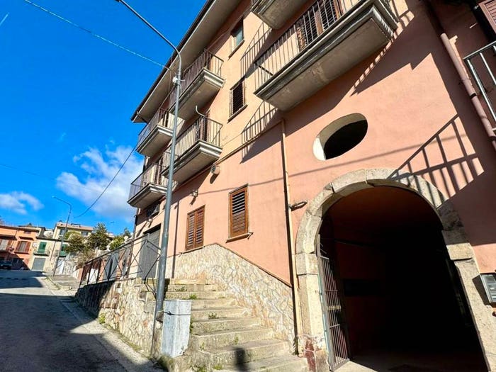 Appartamento con 5 locali in vendita in Via Garibaldi, Centro, Monteforte Irpino