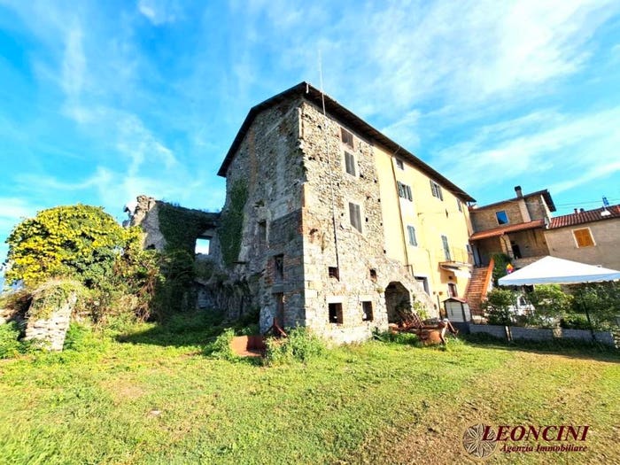 Casa quadrilocale in vendita in Via Migliarina, Migliarina, Filattiera