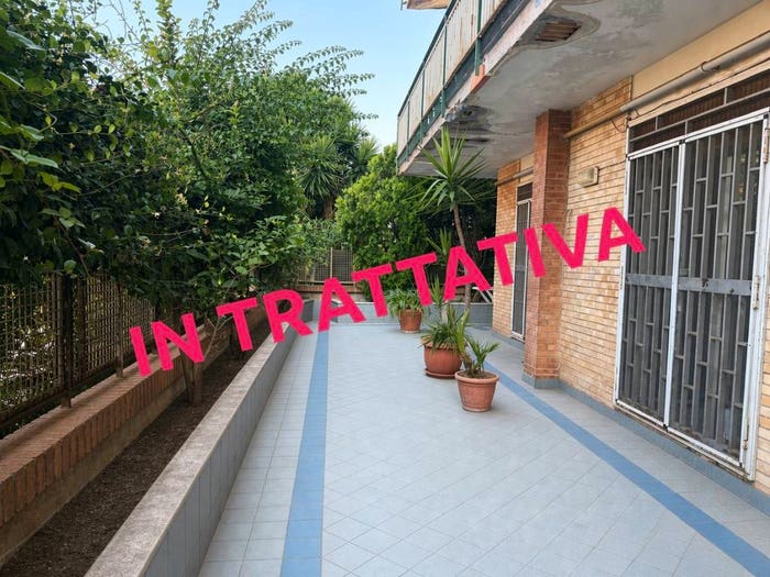 Appartamento trilocale in vendita in Via Sant'Antonio a Capodimonte, San Carlo All'Arena, Napoli