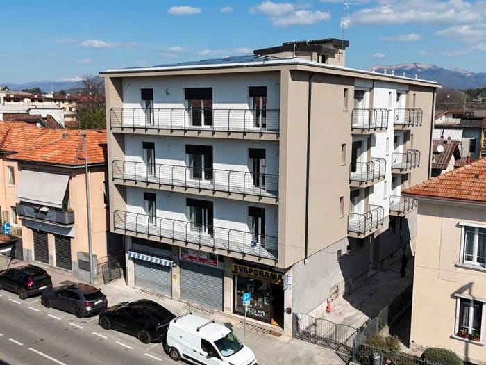 Appartamento trilocale in vendita in Viale Italia, Vighizzolo Cascina Varenna, Cantù