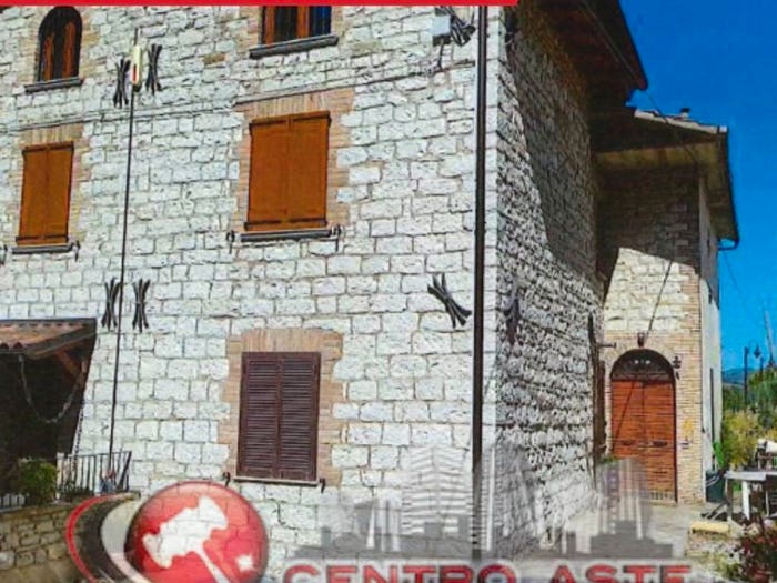 Appartamento con 6 locali in vendita in Via dell'Assino Semontecasamorcia PG Italia, Semonte Casamorcia, Gubbio