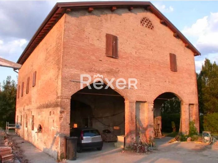 Casa con 6 locali in vendita in Strada Collegarola, Vaciglio, Modena