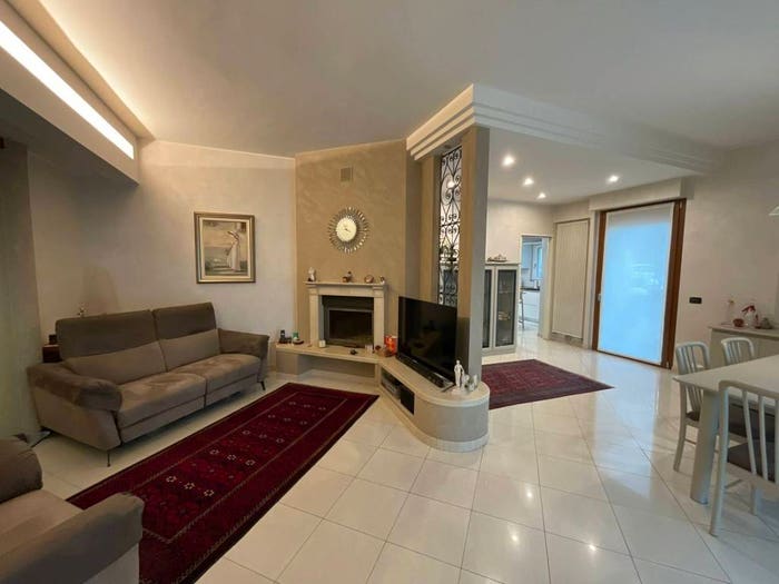 Casa con 6 locali in vendita in Via Bianzanella, Cimitero, Bergamo