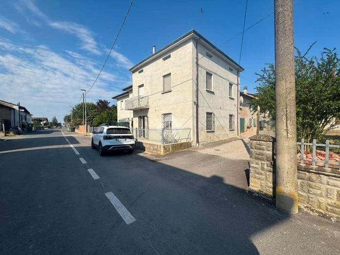 Casa bilocale in vendita in Via canalino, Centro, Castelnovo di Sotto