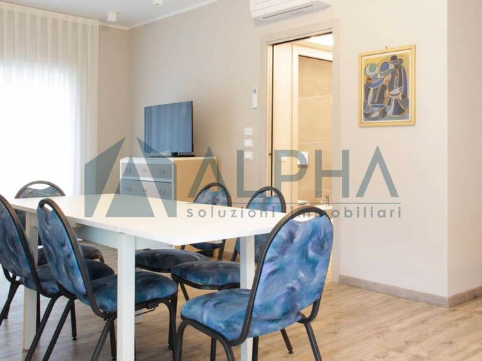 Appartamento con 6 locali in vendita in Via Platone, Pinarella, Cervia