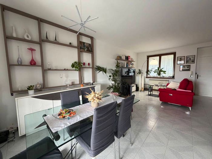 Casa quadrilocale in vendita in Strada Costere, Cocquio, CocquioTrevisago