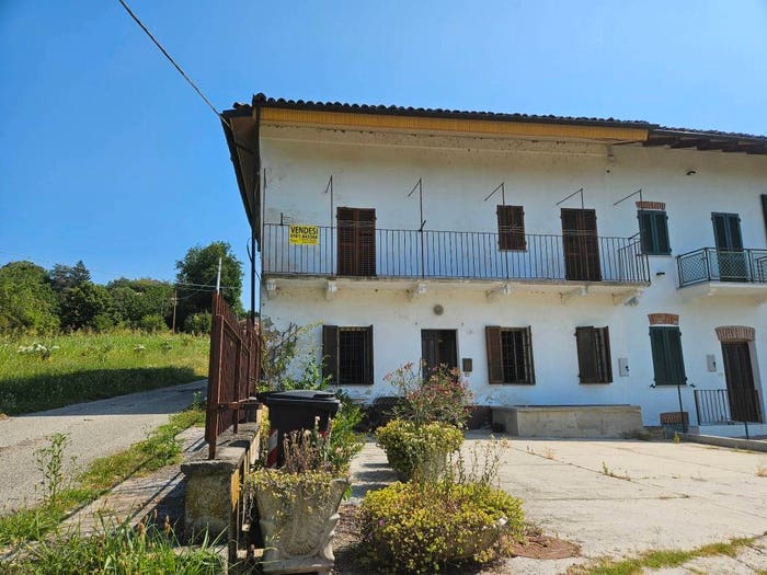 Casa con 6 locali in vendita in Via San Michele, Mombello Monferrato