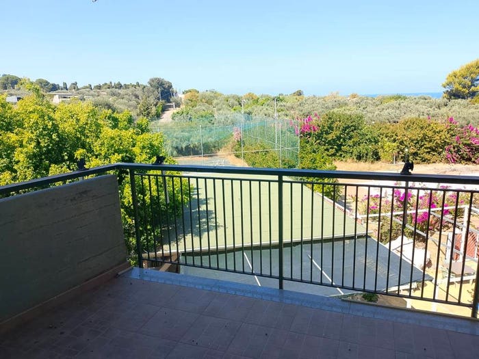 Appartamento trilocale in vendita in Via Etna, Acquedolci