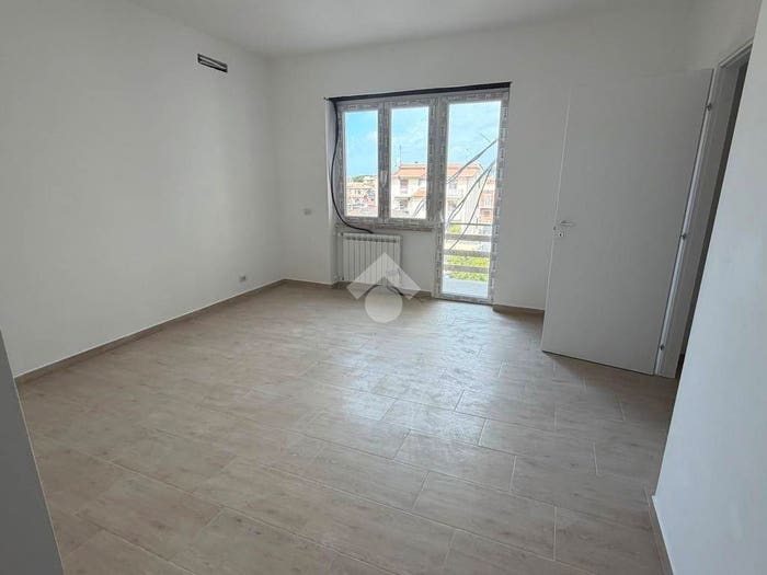 Appartamento trilocale in vendita in VIA RENATO MASSA, Dragona, Roma