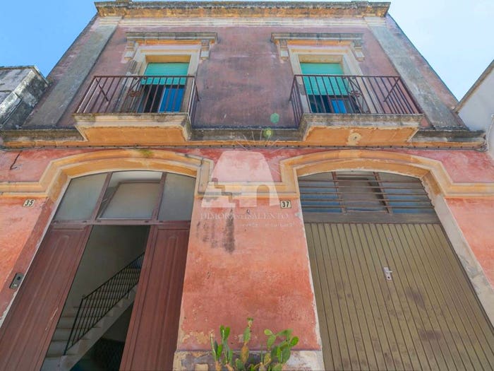 Casa con 6 locali in vendita in Via Giacomo Matteotti, PresicceAcquarica
