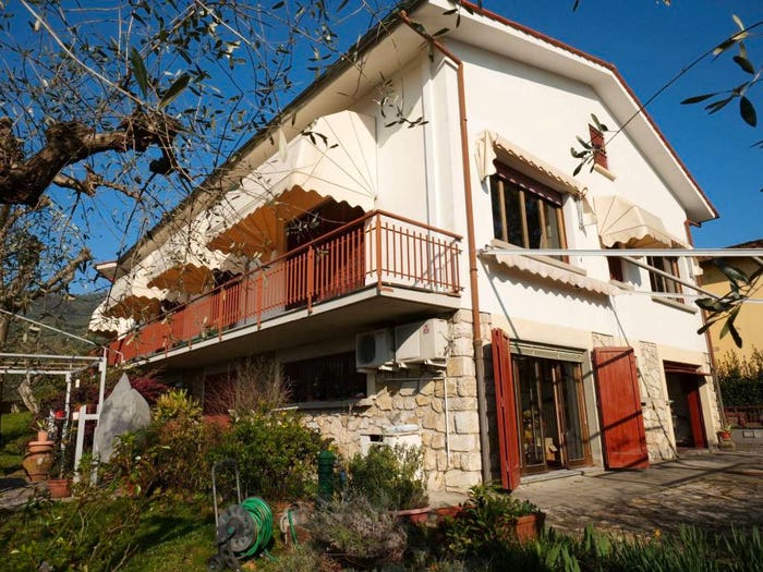 Casa con 6 locali in vendita in Centro, Pescia