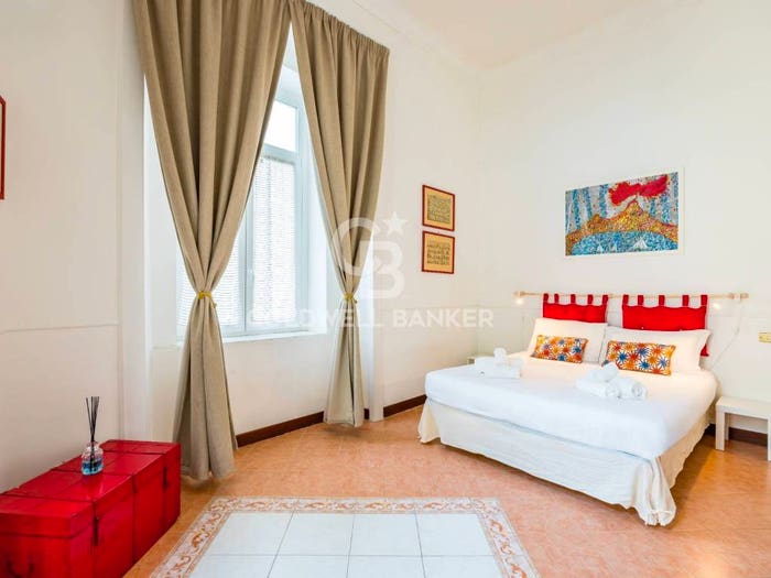 Appartamento con 5 locali in vendita in Piazzetta Rosario Di Palazzo, Quartieri Spagnoli, Napoli