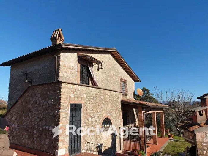 Casa trilocale in vendita in Via Colonnetta, Torricella In Sabina
