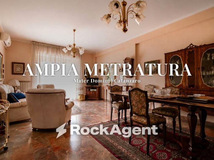 Appartamento con 5 locali in vendita in Via Vittorio Butera, Mater Domini Cavita, Catanzaro