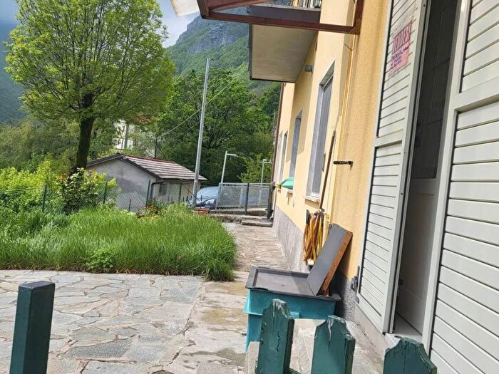 Appartamento quadrilocale in vendita in Via Delle Forbici, Civago, Villa Minozzo