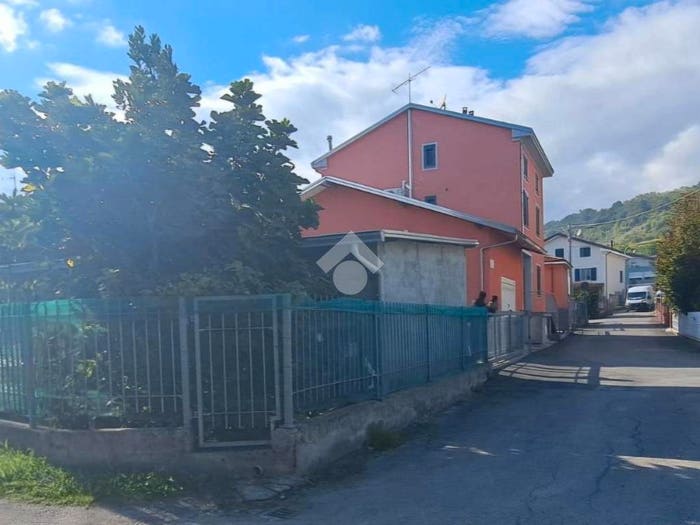 Casa con 6 locali in vendita in Via piave, Felegara, Medesano