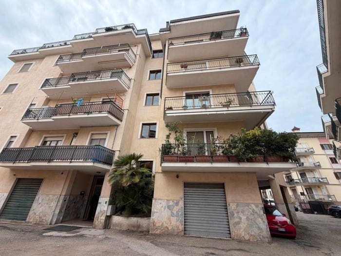 Appartamento con 5 locali in vendita in Via Principe Carlo Spinelli Traversa, Centro, San Giorgio del Sannio