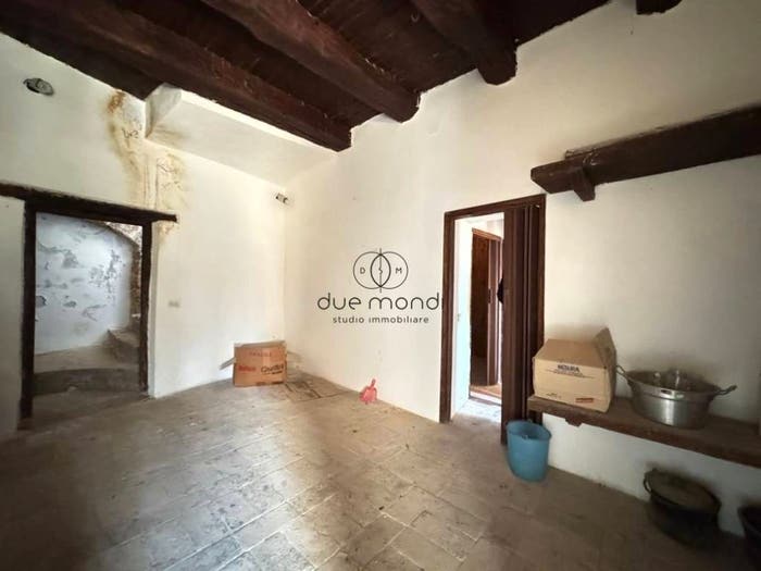 Casa trilocale in vendita in Agliano, Campello sul Clitunno