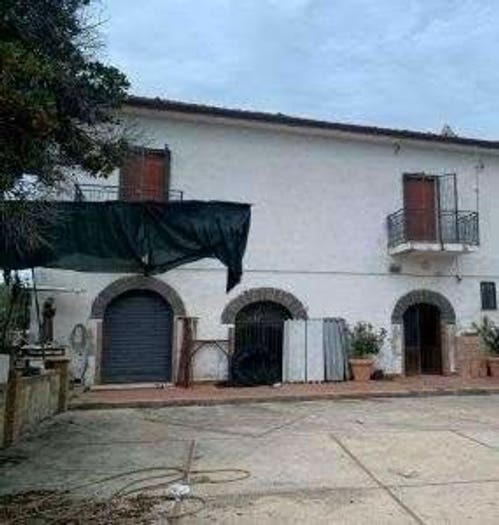 Casa con 6 locali in vendita in Via Per Cascano Casale CE Italia, Casale, Carinola