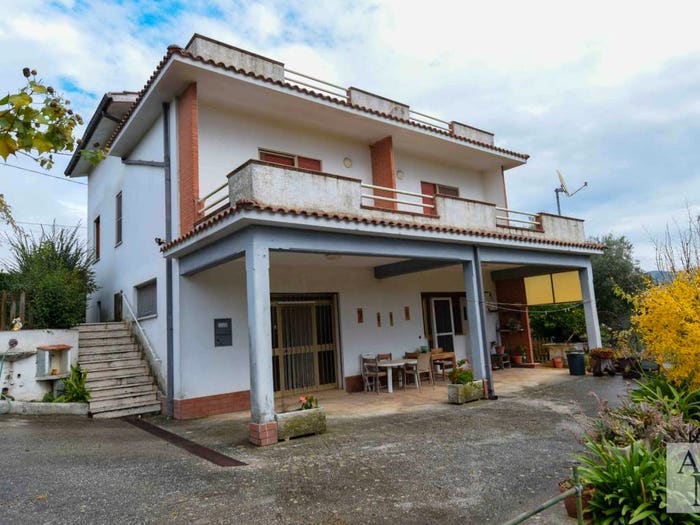 Casa con 6 locali in vendita in Via Giacomo Puccini, Centro, Lariano