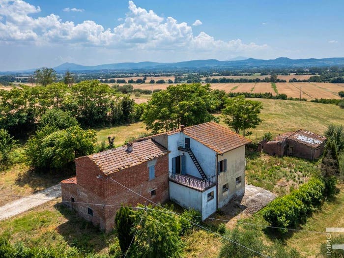 Casa con 5 locali in vendita in Case Sparse Chianacce, Cortona