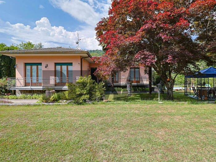 Casa quadrilocale in vendita in Cremenaga