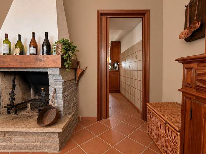 Casa con 6 locali in vendita in Montelupo Albese
