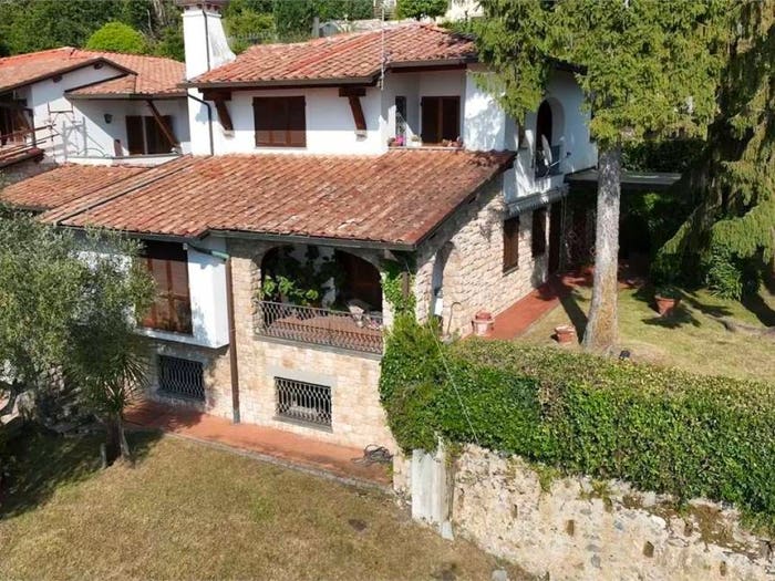 Casa con 6 locali in vendita in VIA SAN FRANCESCO A, Centro, Massa