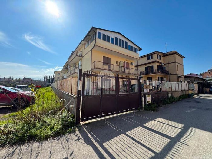 Appartamento trilocale in vendita in Via Fosso dell'osa, Castelverde, Roma