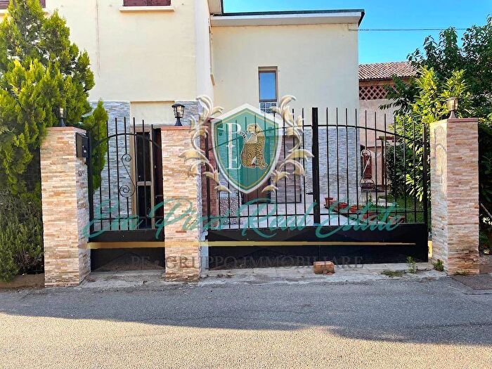 Casa quadrilocale in vendita in Strada della Fontana, Revellino Campo Marte, Lodi