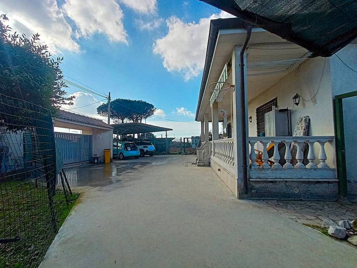 Casa quadrilocale in vendita in Via Campoleone, Loricina Seccia Tre Cancelli, Nettuno