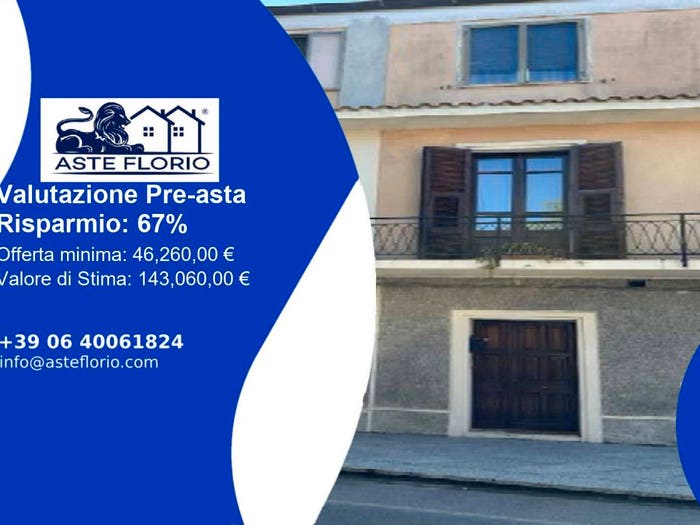 Appartamento trilocale in vendita in Piazza Nino Sistu, Isili