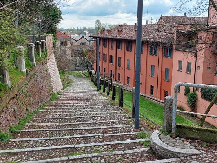Appartamento trilocale in vendita in Via Secondo Cremonesi, Braila Stazione, Lodi