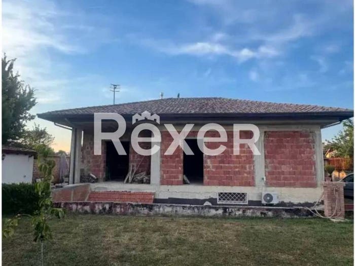 Casa con 6 locali in vendita in Via Aeroporto, Centro, Capua