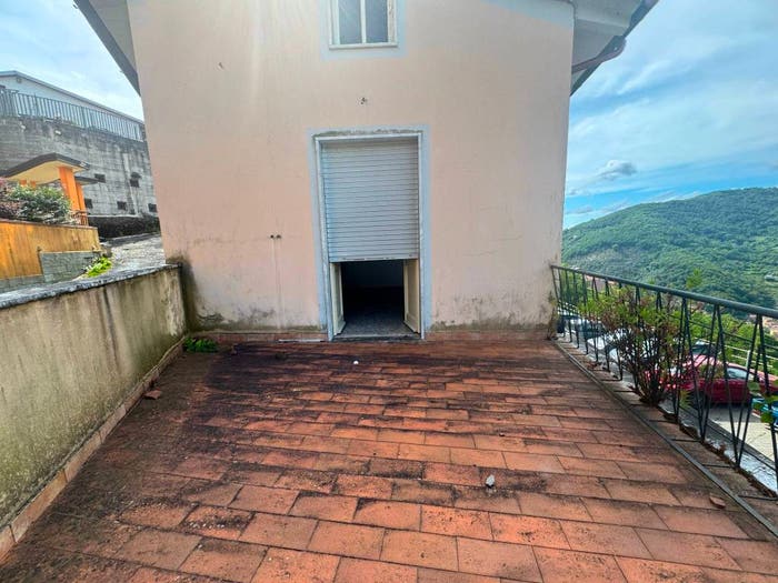Casa con 6 locali in vendita in Ortonovo, Luni