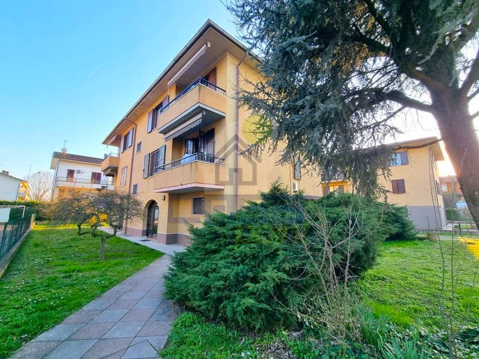 Appartamento trilocale in vendita in Via Ada Negri, Secugnago