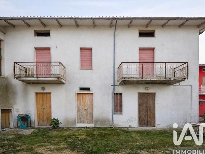 Casa con 6 locali in vendita in Via Chiareto, Bellante