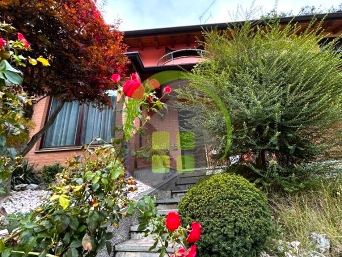 Casa quadrilocale in vendita in Centro, Vertova