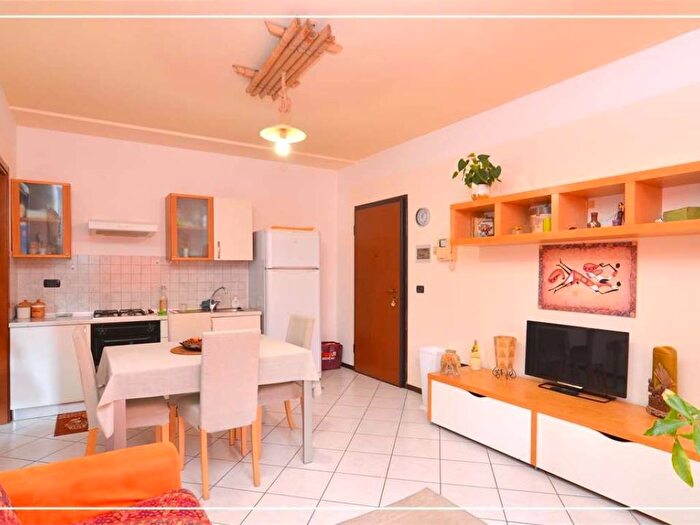 Appartamento bilocale in vendita in Via Zamponi Fulvio, Centro, Monsummano Terme