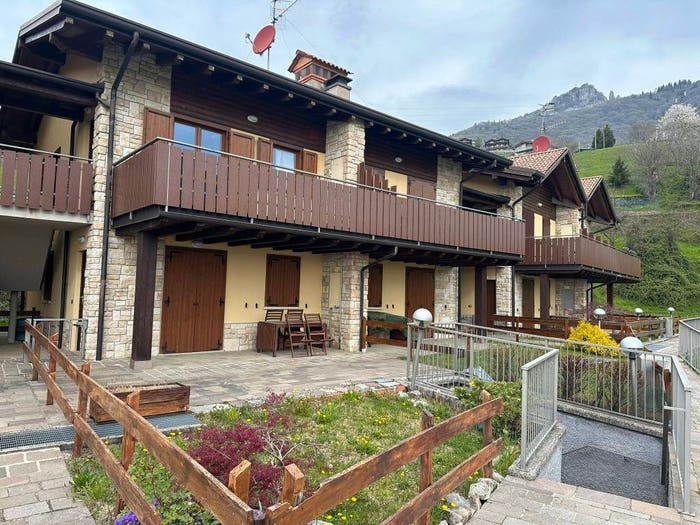Appartamento trilocale in vendita in Via Amora Bassa, Aviatico