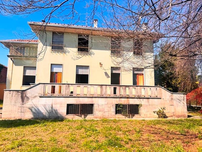 Casa con 6 locali in vendita in Via Maggio, Gargallo