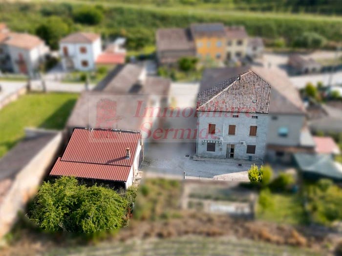 Casa quadrilocale in vendita in Via Giuseppe Garibaldi, Sermide e Felonica