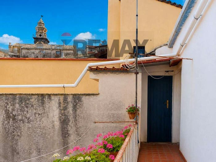 Casa con 5 locali in vendita in via Maggiore Barracca, Centro, Castiglione di Sicilia